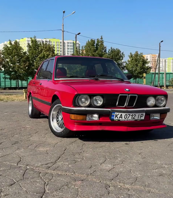 BMW E28 524td у відмінному стані