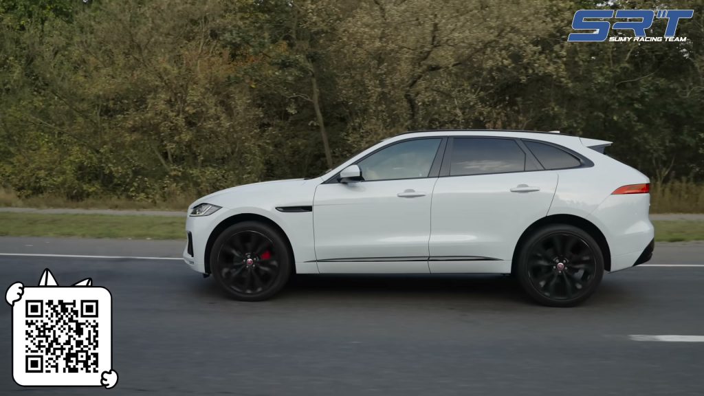 Jaguar F-Pace для учасників благодійного збору