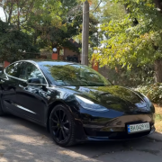 Акція на авто Tesla Model 3