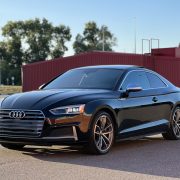 Червоний Audi S5 для розіграшу