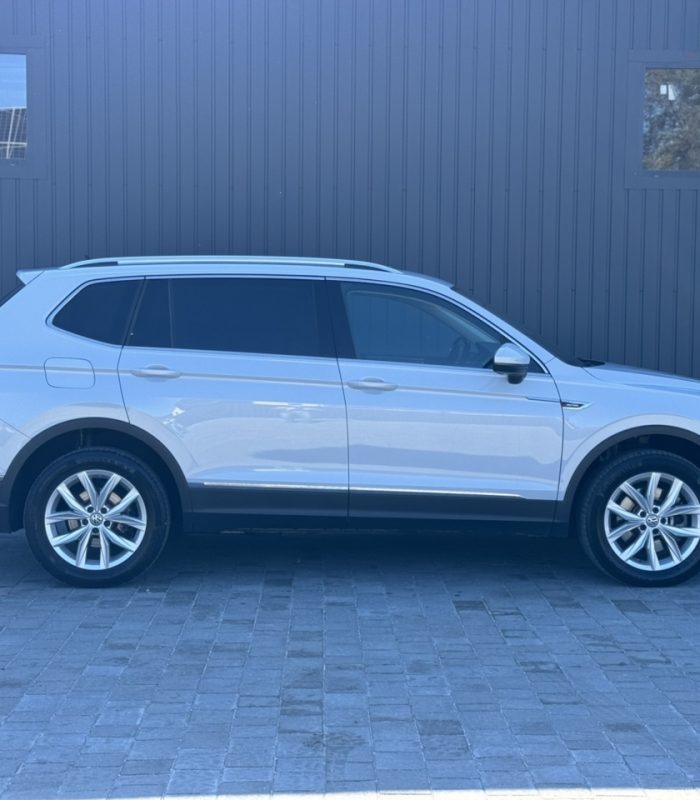 Volkswagen Tiguan авто серед учасників