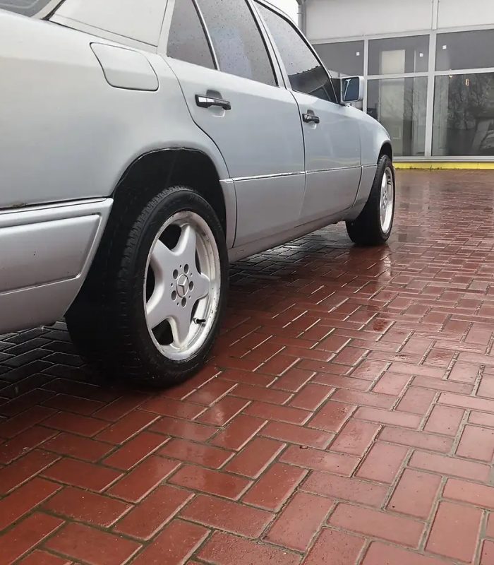 Панель приладів Mercedes-Benz W124 E-Class