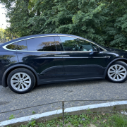 Виграй Tesla Model X у безкоштовному
  розіграші