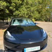 Шанс виграти Tesla Model 3 за донат