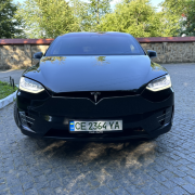 Tesla Model X для благодійного розіграшу