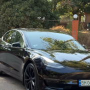 Виграй Tesla Model 3 та підтримай армію