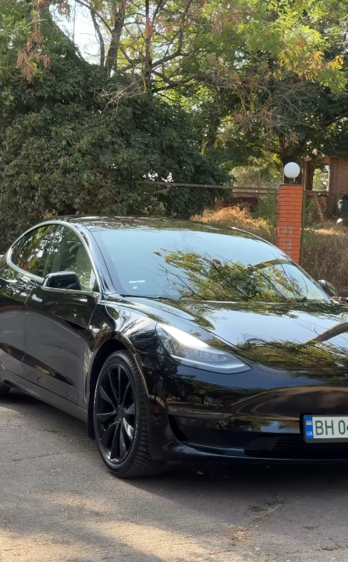 Виграй Tesla Model 3 та підтримай армію