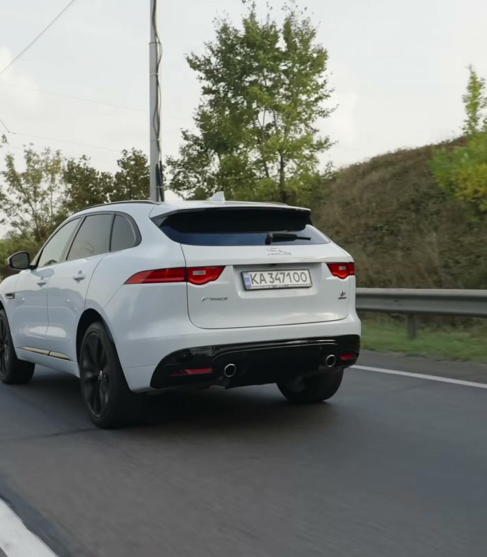 Jaguar F-Pace на підтримку України