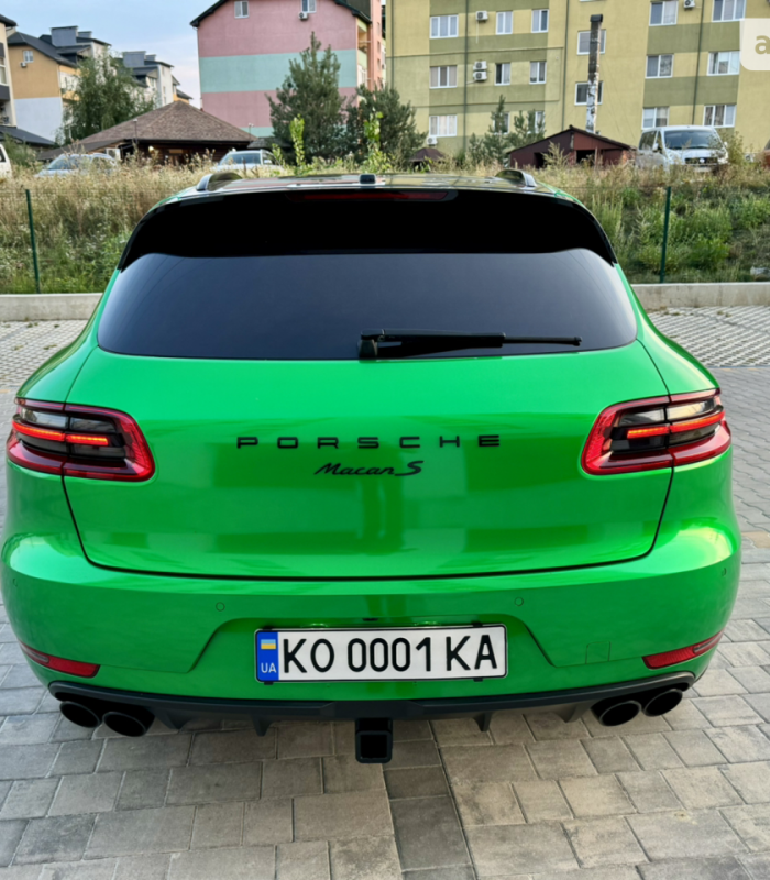 Porsche Macan святковий розіграш