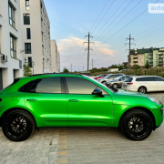 Porsche Macan авто серед донаторів